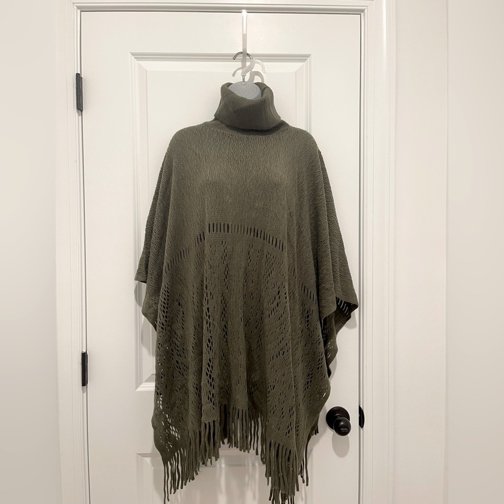 NWT Women’s Wonderly Army Green Turtleneck Poncho Sweater